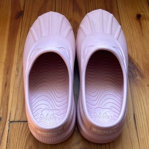 Size 7 Sorel clogs